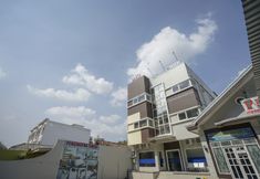 外部的 5 OYO 958 Penginapan Timur