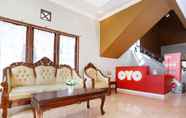 ล็อบบี้ 7 OYO 1072 Kampung Condro Wulan Guesthouse