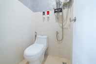 In-room Bathroom RedDoorz Plus @ Casa Lucia Sindalan San Fernando City Pampanga