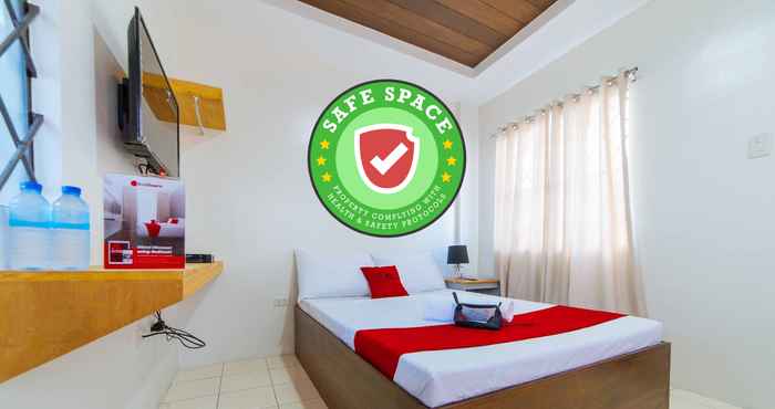 Bedroom RedDoorz Plus @ Casa Lucia Sindalan San Fernando City Pampanga - Vaccinated Staff 