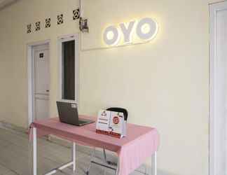 Lobby 2 OYO 654 Fabio Residence Syariah