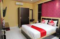 Kamar Tidur OYO 840 Hotel Dely