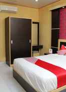 BEDROOM OYO 840 Hotel Dely