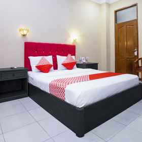 OYO 891 Hotel Gading Kencana 1, Hotel Banjar Fried Chicken