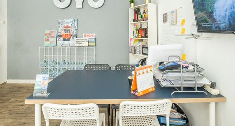 Lobi 2 OYO 1085 Jarrdin Apartment Cihampelas