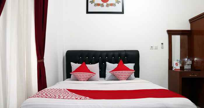 Bedroom OYO 956 Penginapan Eby