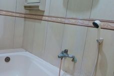 客房内浴室 Hotel Syariah Pekalongan