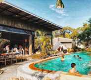 Kolam Renang 7 Roost Glamping