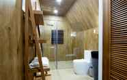 In-room Bathroom 5 TTC Dreamy Hill Resort (Unlimited Access to TTC World – Thung Lung Tinh Yeu)