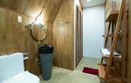 In-room Bathroom 6 TTC Dreamy Hill Resort (Unlimited Access to TTC World – Thung Lung Tinh Yeu)
