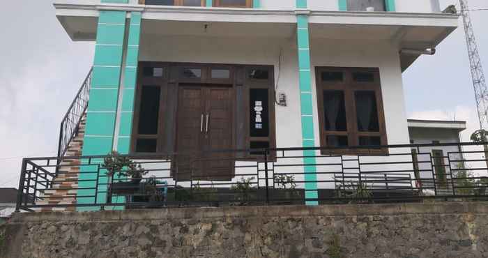 Luar Bangunan Homestay Sikunir Dieng 4