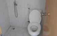 Toilet Kamar 5 The Kelapa Karimunjawa Beach and Resort