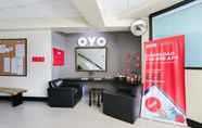 Lobby 2 OYO 190 Anglo Residences