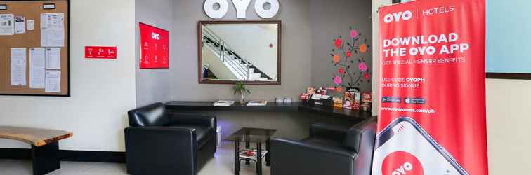 Lobi OYO 190 Anglo Residences