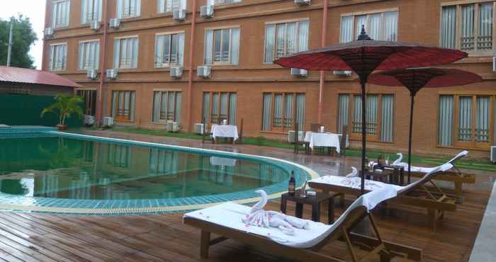 Swimming Pool Bagan Landmark Hotel