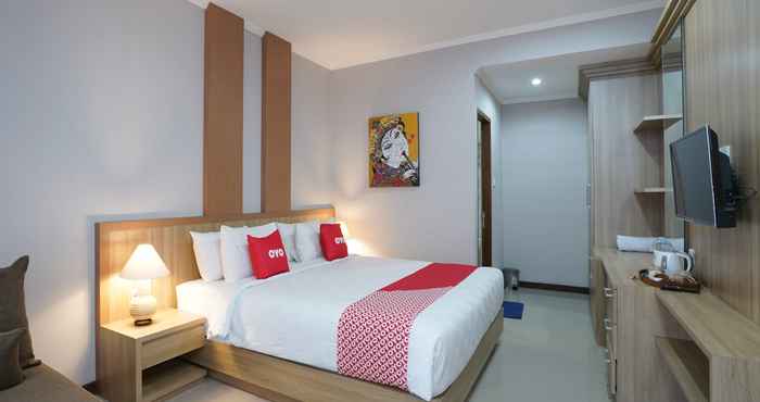 Bedroom SUPER OYO 2166 Elitya Stay