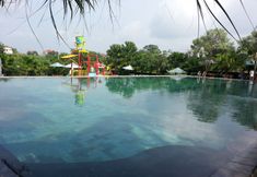 スイミングプール 4 Villa Syariah MVR