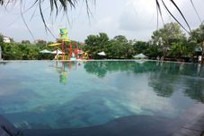 スイミングプール Villa Syariah MVR