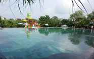 Swimming Pool 4 Villa Syariah MVR