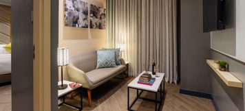 Bedroom 2 Summit Hotel Greenhills 