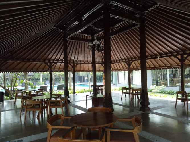 RESTAURANT Hyarta Luxorious Golden Villa (near Centre of Yogyakarta)