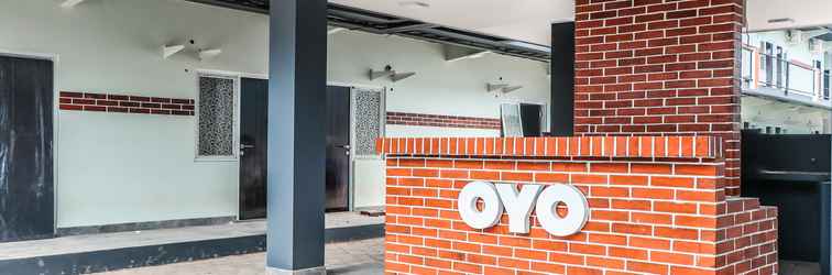 Lobi OYO 488 Tekno Residence