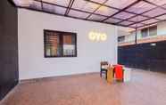 Lobby 5 OYO 442 Koen Hanare Near RS Gandaria