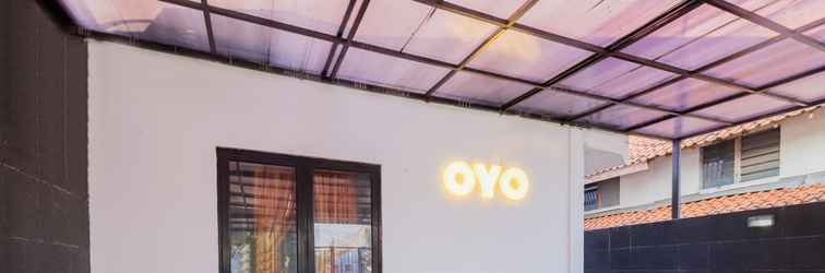 Lobby OYO 442 Koen Hanare Near RS Gandaria