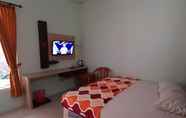 Kamar Tidur 5 Sandrina Homestay