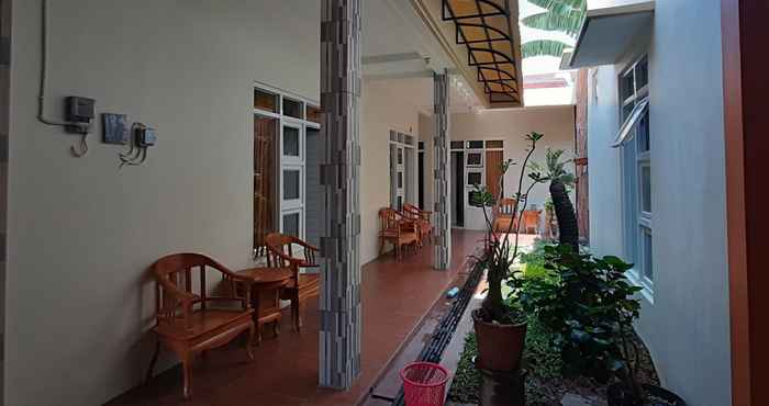 Bangunan Sandrina Homestay