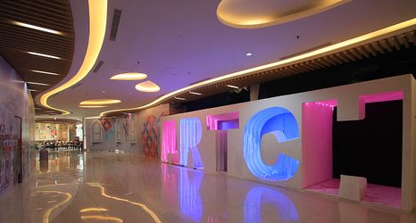 ロビー 2 Apartemen Grand Kamala Lagoon by Aparian