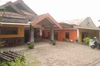 Luar Bangunan Punakawan Homestay Batu