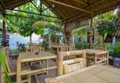 レストラン 6 OYO 1135 Dwi Inn