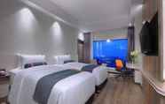 Bedroom 7 Harper Wahid Hasyim, Medan by ASTON