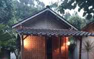 ภายนอกอาคาร 4 Kayu Watu Cottage