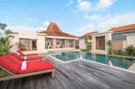 Swimming Pool Villa Manggala