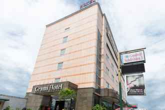 Bên ngoài 4 DG Grami Hotel