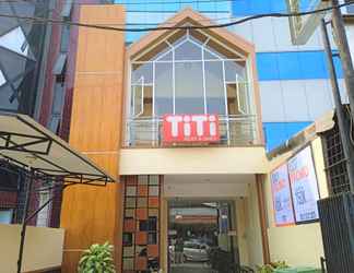 Exterior 2 Titi Guest House