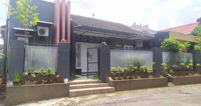 Exterior Endah Homestay