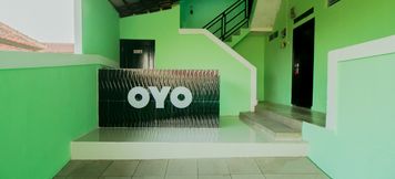 로비 4 OYO 1014 Bettah Coba 2 Sukabumi