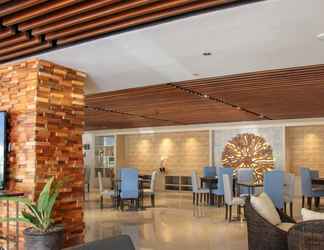 Lobi 2 Acacia Hotel Bacolod