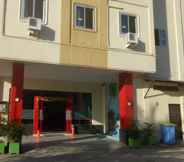 Bên ngoài 3 Hotel Pantai Indah Syariah