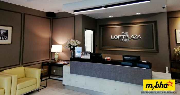Bangunan The LOFT PLAZA Hotel