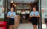 Lobi 6 Best Central Point Hotel