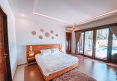 침실 4 The Ocean View Luxury Villa With Pool