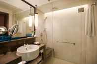 In-room Bathroom PARKROYAL Yangon