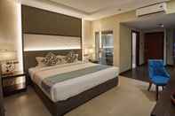 Bedroom J7 Plaza Hotel
