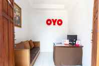 Lobi SPOT ON 1055 Sakura Homestay Syariah