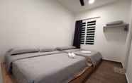 Kamar Tidur 6 Sally's Townhouse @ Golden Hills