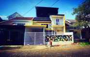 Exterior 2 Palmview Homestay Griya Dwiga Malang